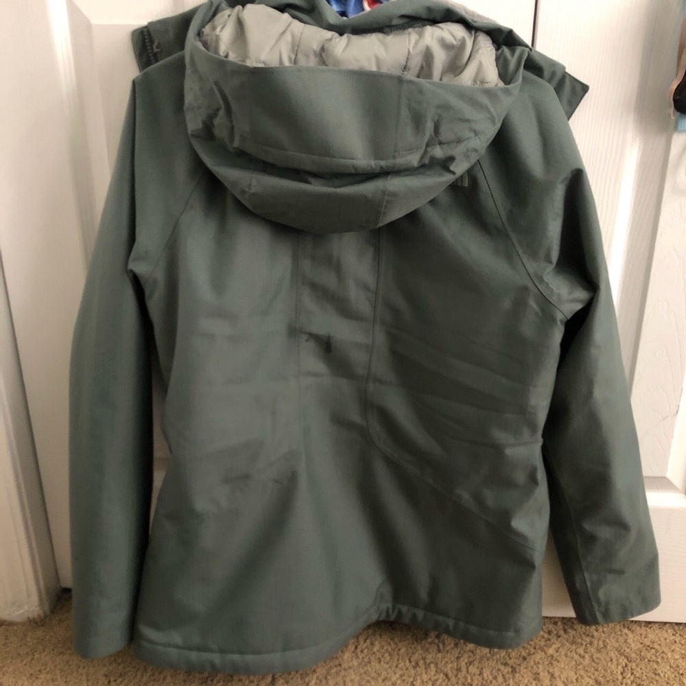 Waterproof North Face - Picture 2 of 4
